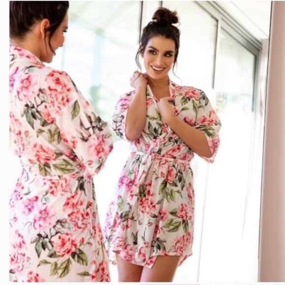 Show Me Your MuMu brand roses print robe.  One day.  Excellent condition. - Picture 10 of 10